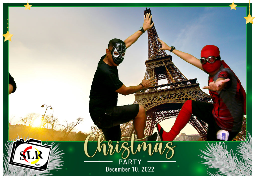 Innovatronix MicroPhotoBooth + IDMaker - Portable Micro Photo Booth with Green Screen, Software on Windows 10 Operating System, 15.5 Inches Touch Screen Monitor with Built-In Camera and Continuous Light for Parties, Events, and Occasions 1 Year Warranty